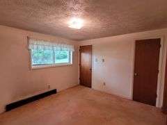 243 Lynnwood Dr. Versailles