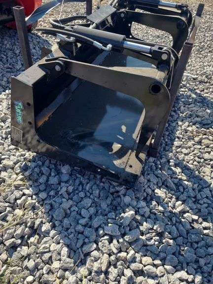 Future Skid Steer Plate Grabber