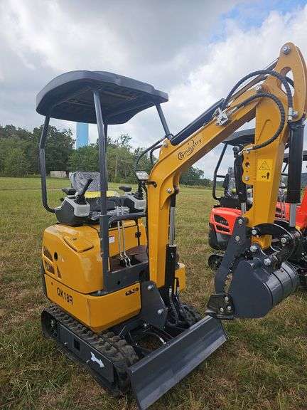 CFG Industrial QK18R Mini Excavator