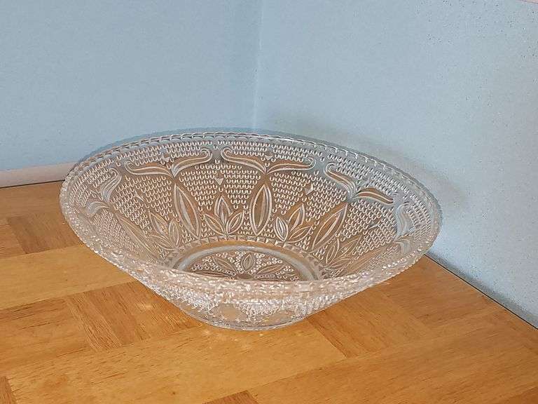 Vintage Federal Glass Heritage Pattern Serving Bowl