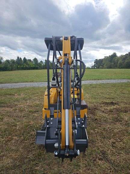 CFG Industrial QK18R Mini Excavator