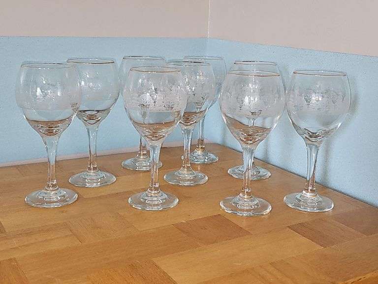 Libbey Arby's Christmas White Frosted Pine Tree Wine Glasses Gold Rim