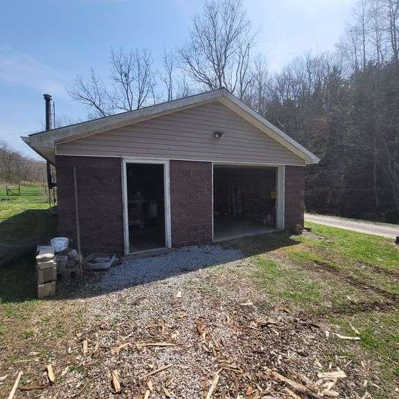 1265 Black Lick Rd. Gravel Switch - 15+/- Acre Get-A-Way with Cabin and Garage