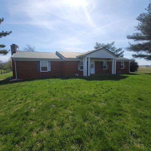 3 Bed 2 Bath Home on 9+/- Acres - Boyle County