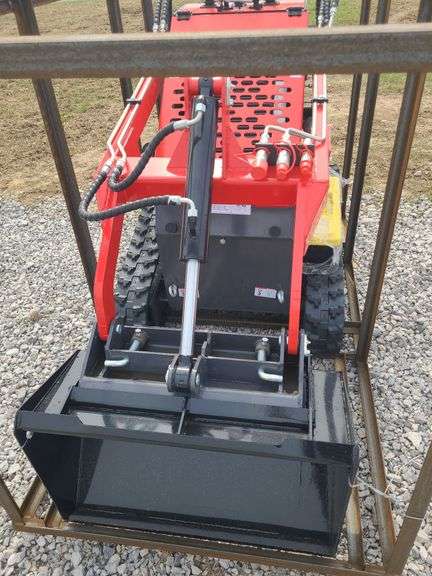 AGT SKID STEER LOADER