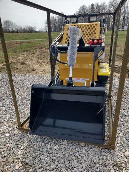 AGT COMPACT TRACK LOADER