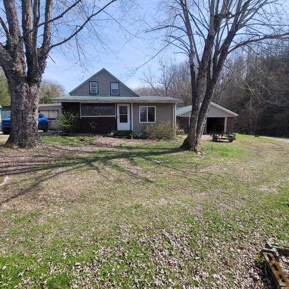1265 Black Lick Rd. Gravel Switch - 15+/- Acre Get-A-Way with Cabin and Garage