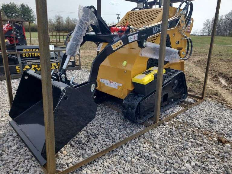 AGT COMPACT TRACK LOADER