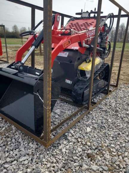 AGT SKID STEER LOADER