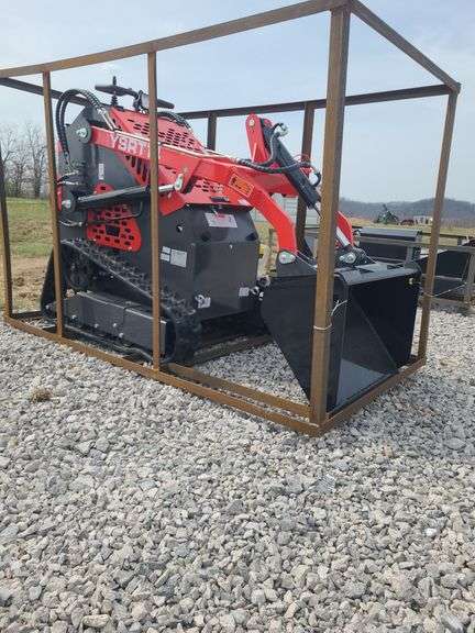 AGT SKID STEER LOADER