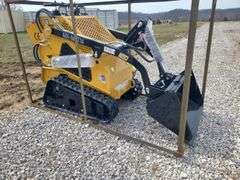 AGT COMPACT TRACK LOADER