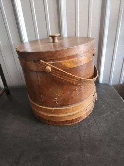 Wooden Bucket with lid