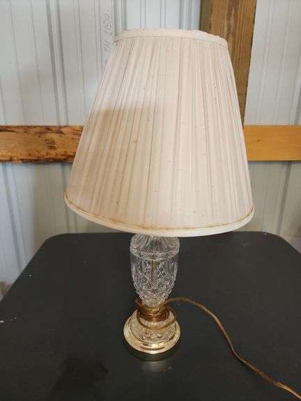 Cut glass lamp