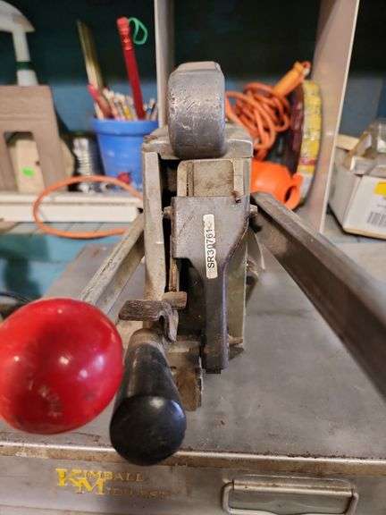 Banding and crimping tool