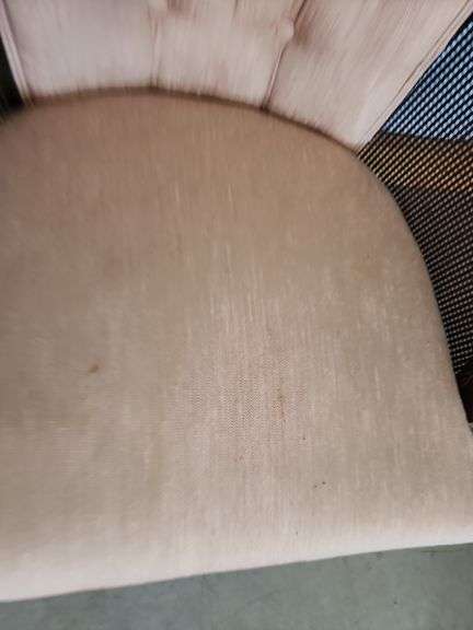 Tufted upholstered wooden club chair