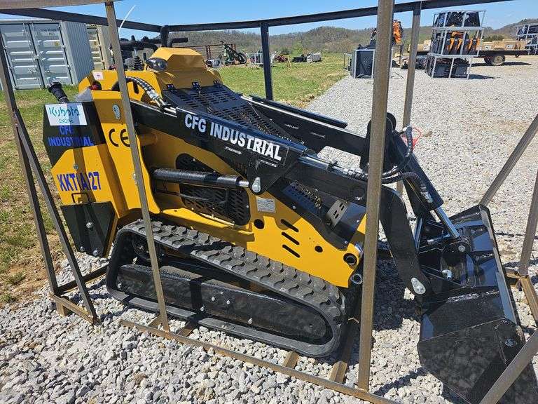 CFG SKID STEER LOADER
