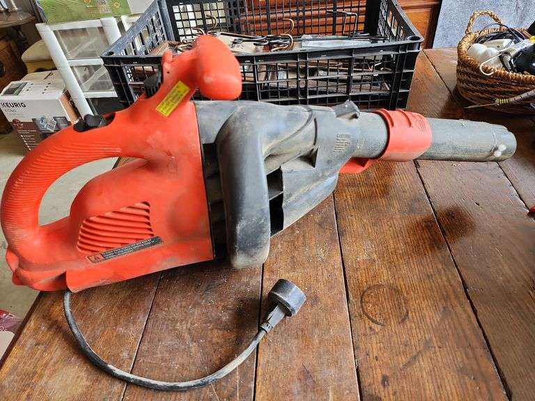 Black&Decker Electric Leaf Blower