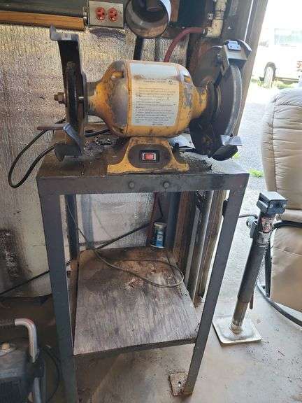 Central Machinery bench grinder and table with lights