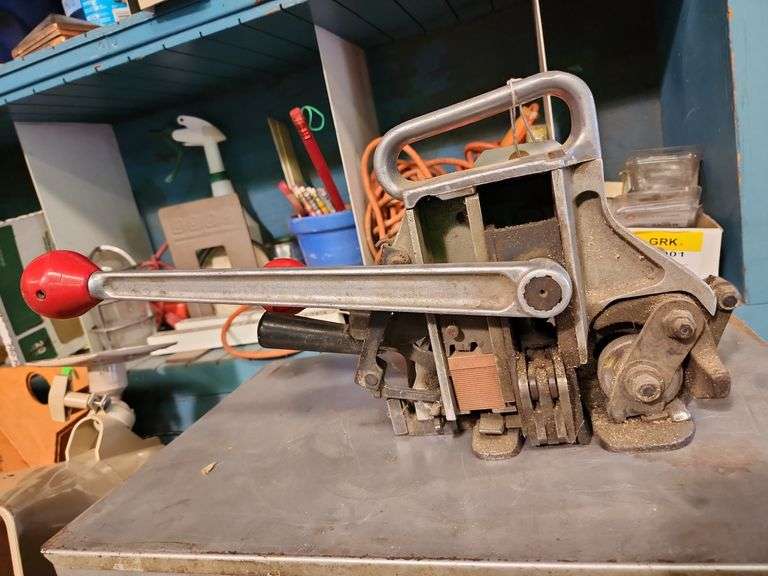 Banding and crimping tool