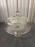Clear glass cake plate with lid
