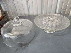 Clear glass cake plate with lid