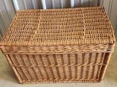Woven wicker storage chest