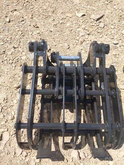 MINI EXCAVATOR GRAPPLE ATTACHMENT