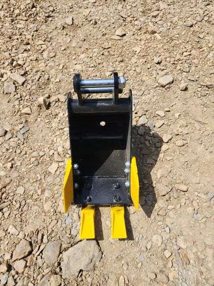 narrow digging bucket