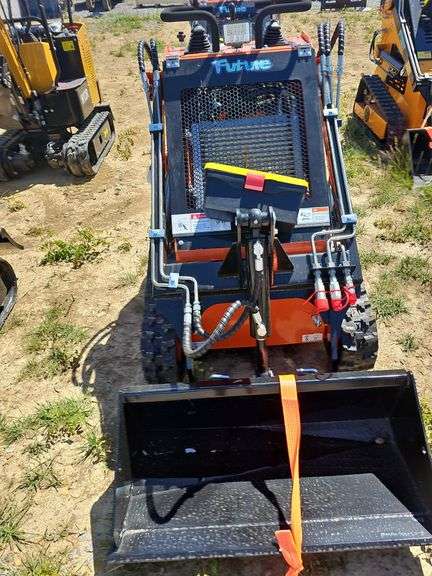 FUTURE FT36C SKID STEER LOADER