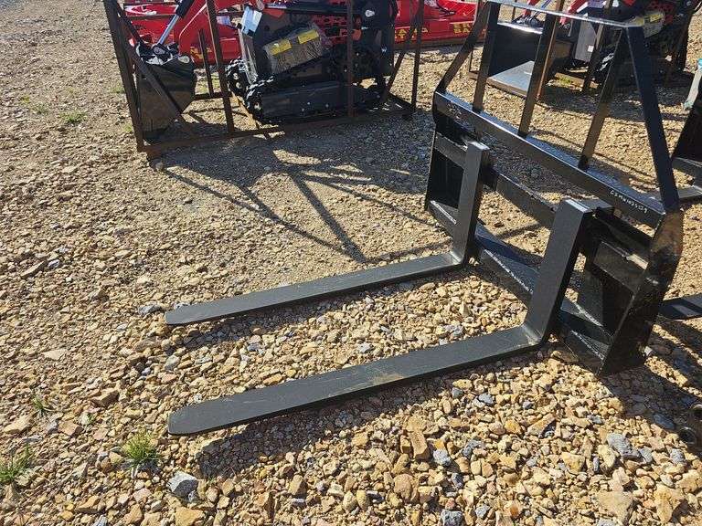 Skid Steer Pallet Forks