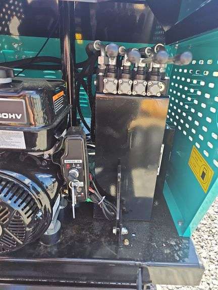 FUTURE STAND ON MINI CONCRETE BUGGY MIXER