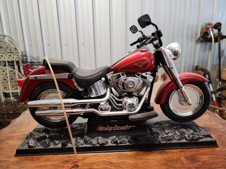 9.6V Radio Controlled Harley-Davidson Fat Boy motorcycle model