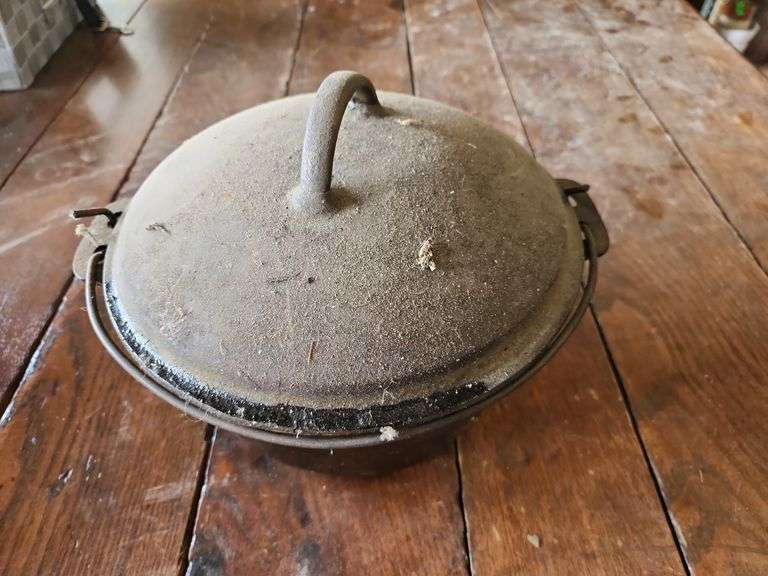 Vintage Cast Iron Dutch Oven with Lid