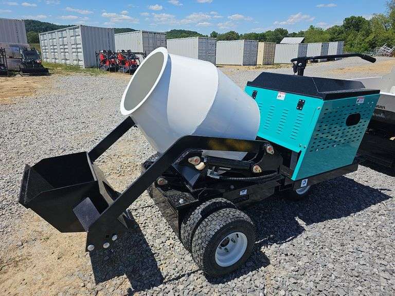 FUTURE STAND ON MINI CONCRETE BUGGY MIXER