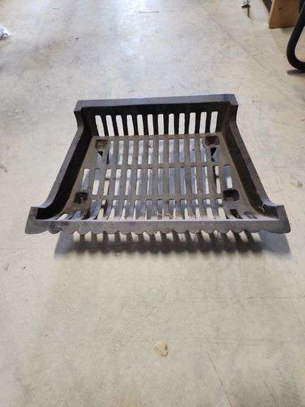 Cast iron grate for fireplace