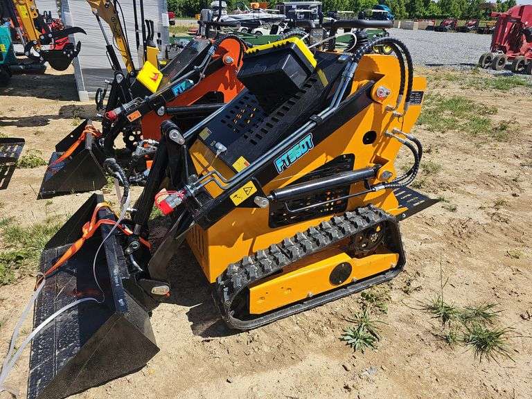 FUTURE 360T SKID STEER LOADER