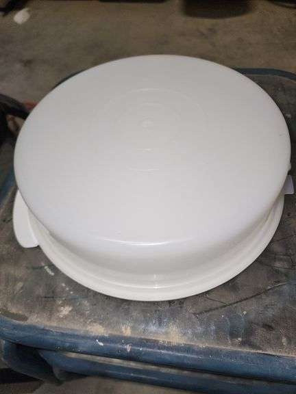 Miscellaneous kitchenware