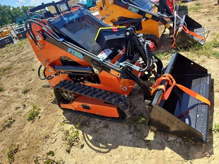 FUTURE FT36C SKID STEER LOADER