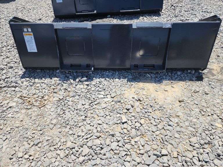 WOLVERINE SKID STEER 84" SMOOTH BUCKET ATTACHMENT