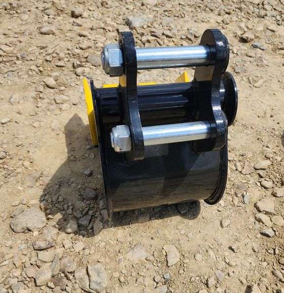 narrow digging bucket