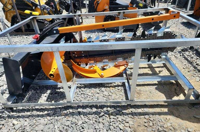 LANDHONOR SKID STEER TRENCHER