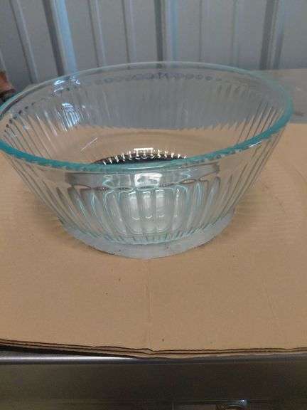 Pyrex Sculpted mixing bowls