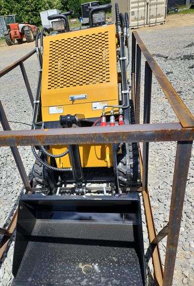 AGT MINI SKID STEER MX-CRT23 TRACK LOADER