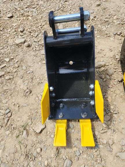 narrow digging bucket
