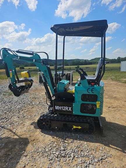 CFG INDUSTRIAL MH12RX MINI EXCAVATOR