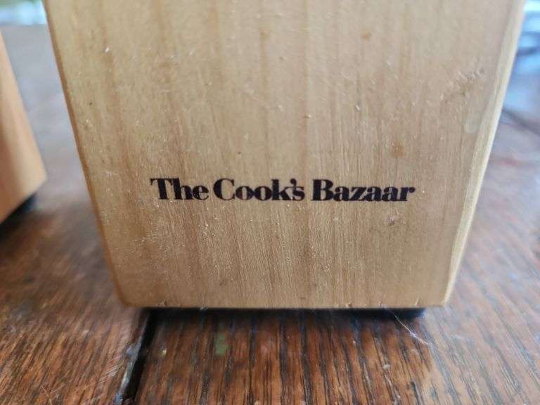 The Cook's Bazaar Kitchen Knives Block