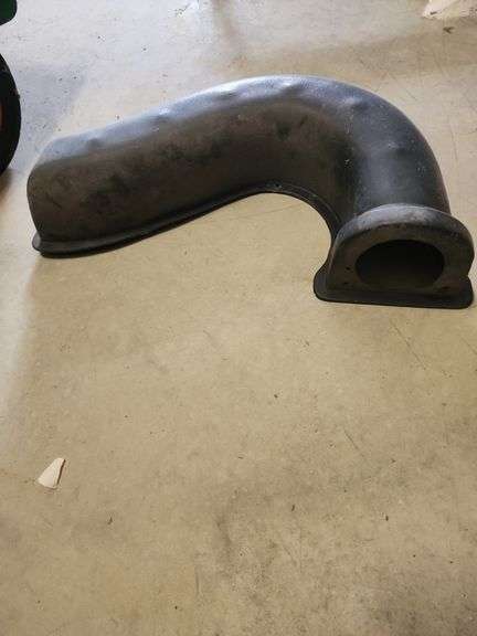 L-shaped HVAC air duct component