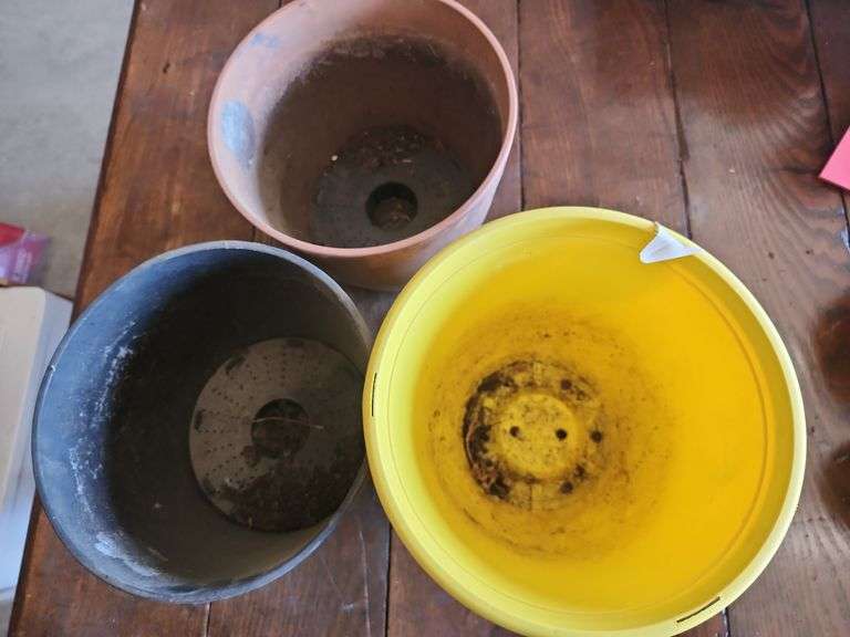Plastic & Terracotta Planters
