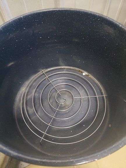 Enamel 12 qt stock pan with lid