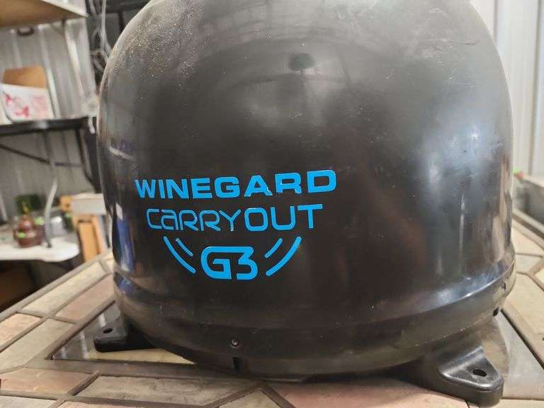Winegard Carryout G3 portable automatic satellite antenna